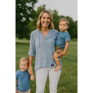 Reverb Pinstripe Lightweight Hoodie Roll Tab Sleeves Front Pocket Size Large